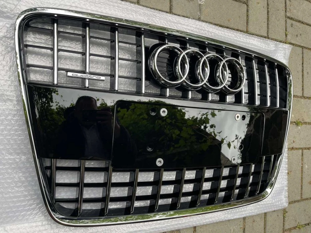 Решетка радиатора Audi Q7 4L (06-15) решітка хром