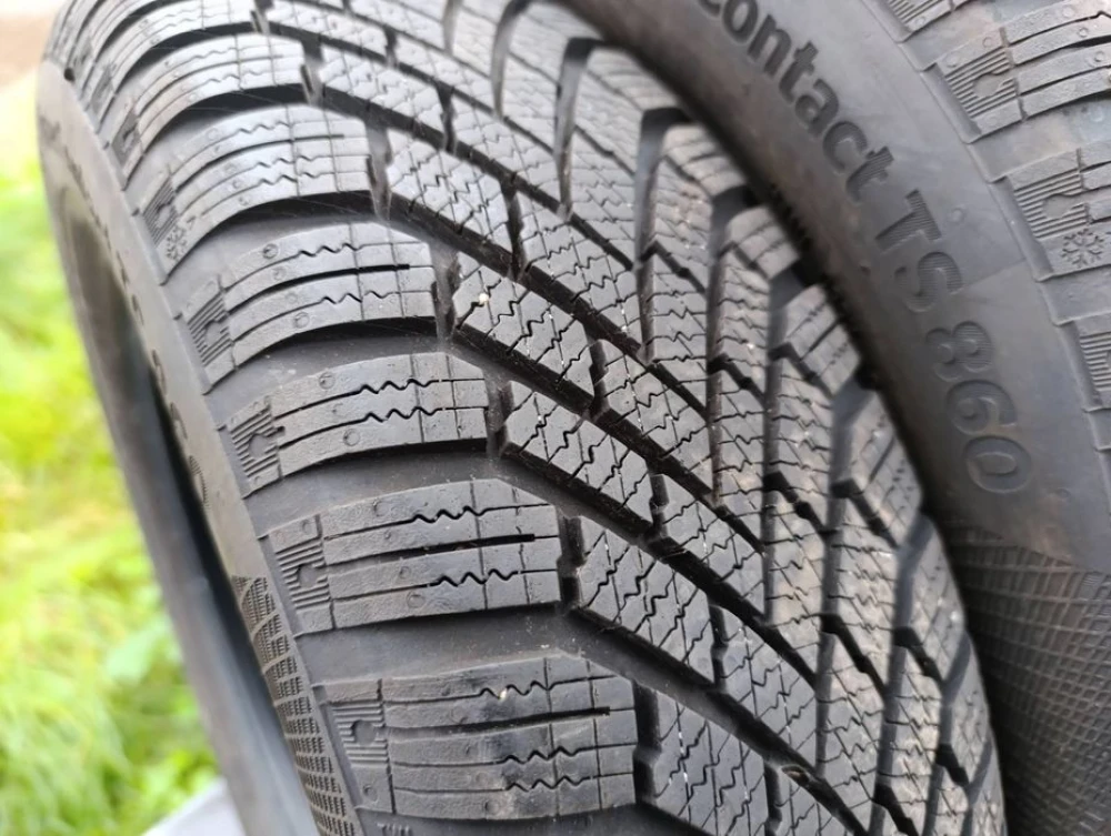 Практично нові зимові шини Continental 165/70 R14 резина Р14