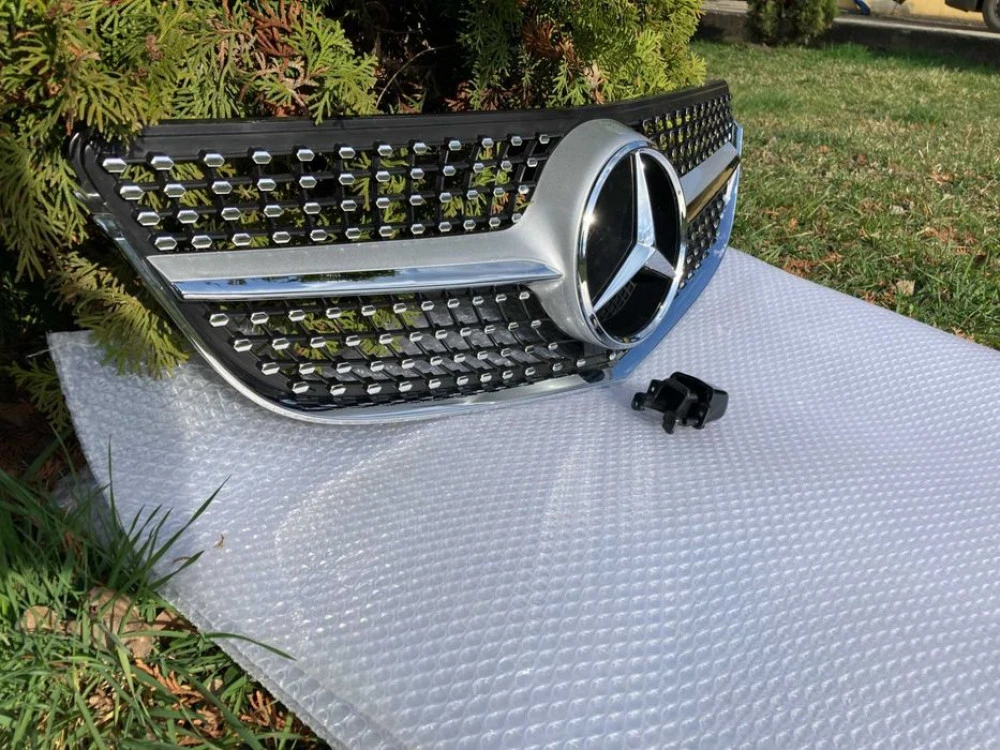 Решетка радиатора mercedesE-ClassCoupeW207 09-13г.Diamond Black Grille