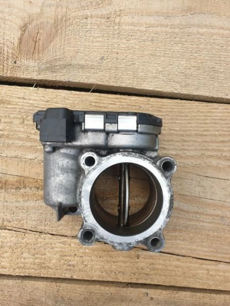 Дроссельная заслонка A 642 090 02 70 Mercedes W221 OM642 3.0 CDI