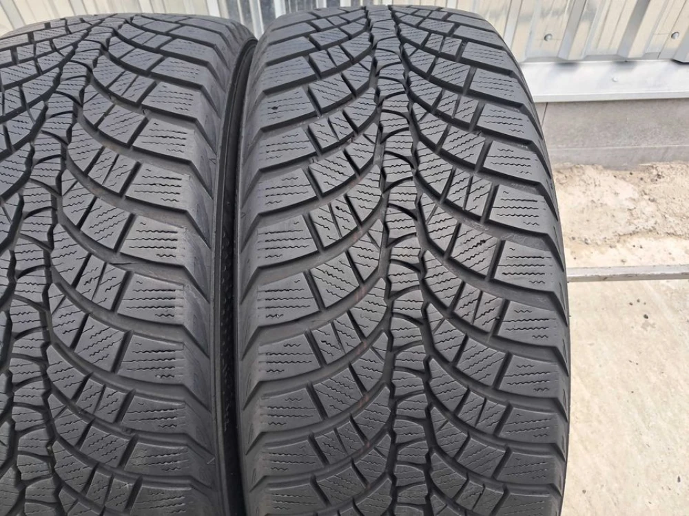 Резина зима 90% протектор Kumho 235/45 R19 Wintercraft WP71
