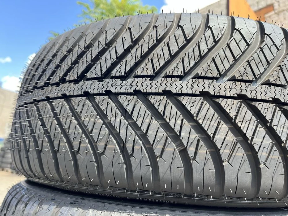225/50 r17 Goodyear Vector 4Season 23 год Germany Резина всесезонная
