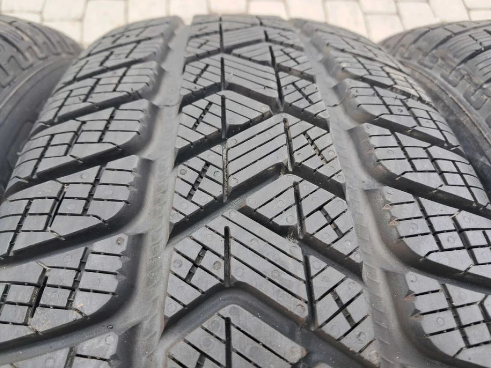 Резина зима НОВА Pirelli 215/60 R17 Scorpion Winter