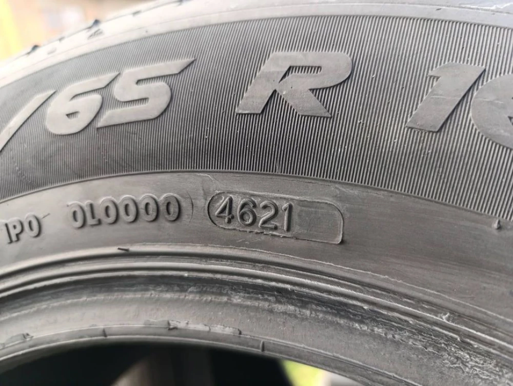 Зимові шини Vredestein 215/65 R16C резина цешка Р16 С