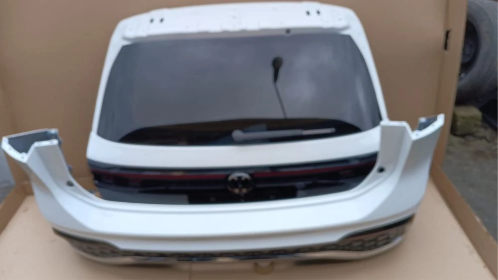 Tiguan 24 рік капот. бампер, фари, комплект