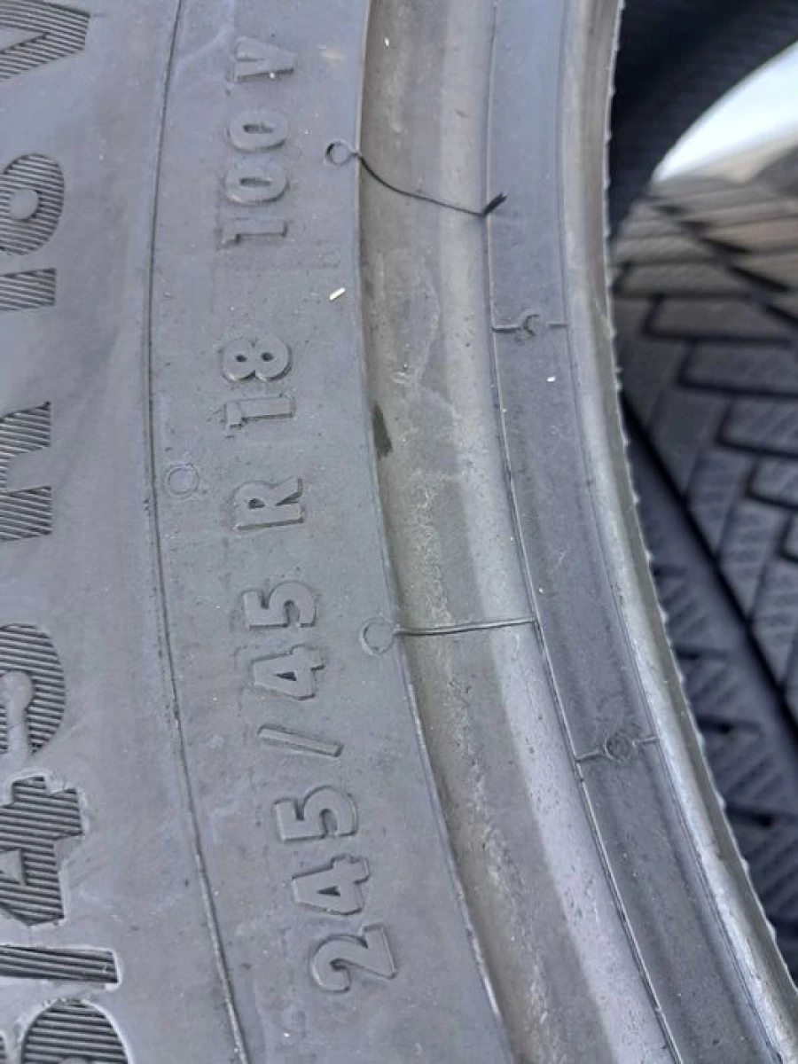 Резина зима 80% протектор Continental 245/45 R18 TS850P (Потріскані)