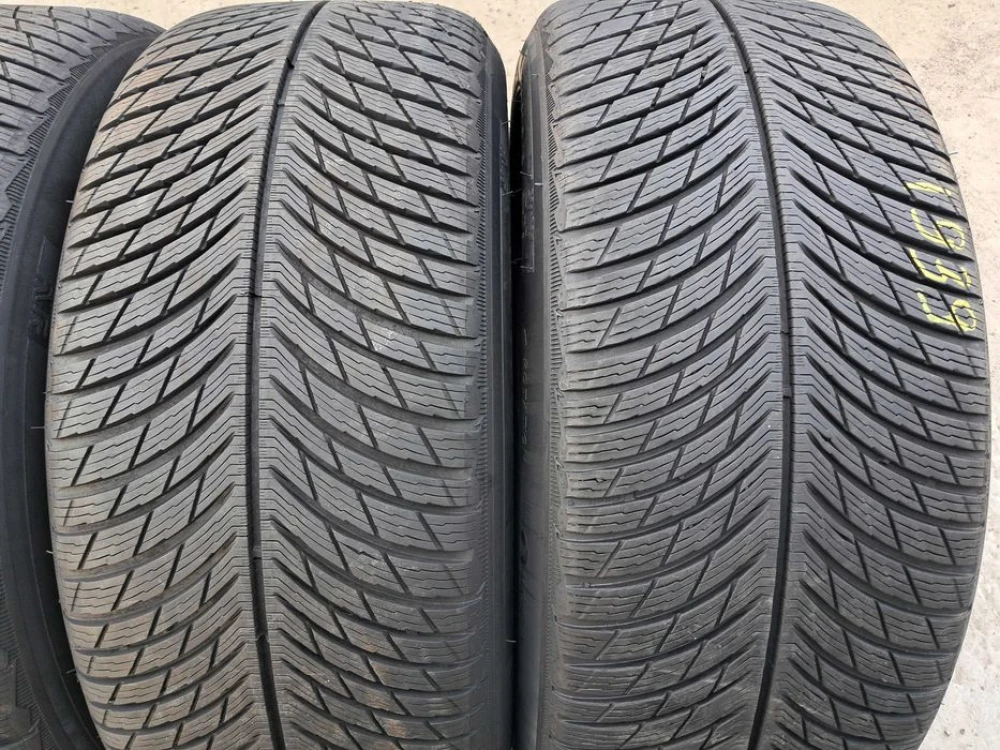 Резина зима 90% протектор Michelin 265/50 R19 PilotAlpin 5 SUV Runflat