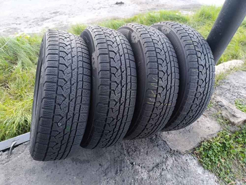 Зимові шини Kumho 215/70 R16 резина Р16