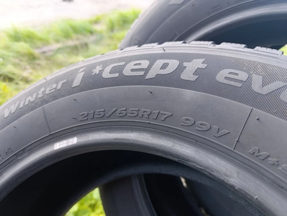 Майже нові зимові шини Hankook 215/65 R17