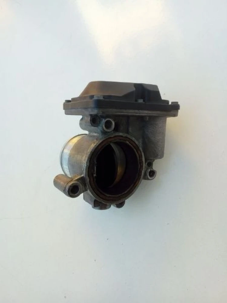 Дроссельная заслонка 03L 128 063 Е Passat CC Пассат ЦЦ 2.0 TDI CBA