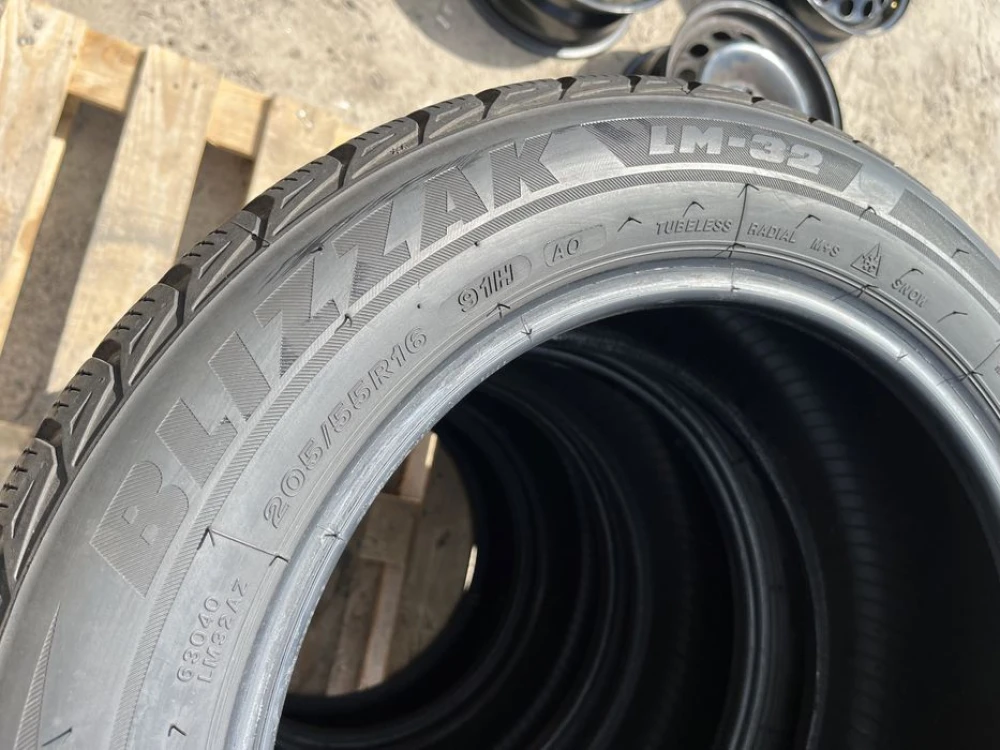 205/55 r16 Bridgestone Blizzak LM-32 Резина зимняя