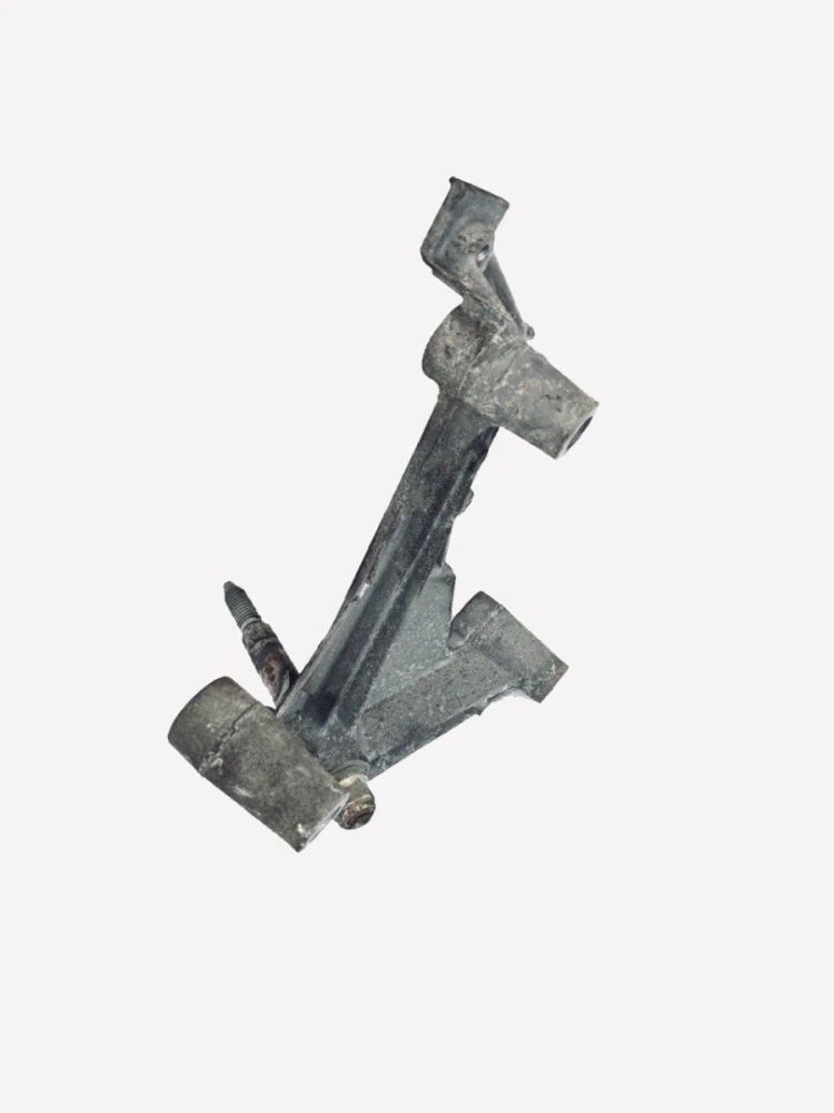 Кронштейн КПП Renault Kangoo Clio II Symbol 7700434671