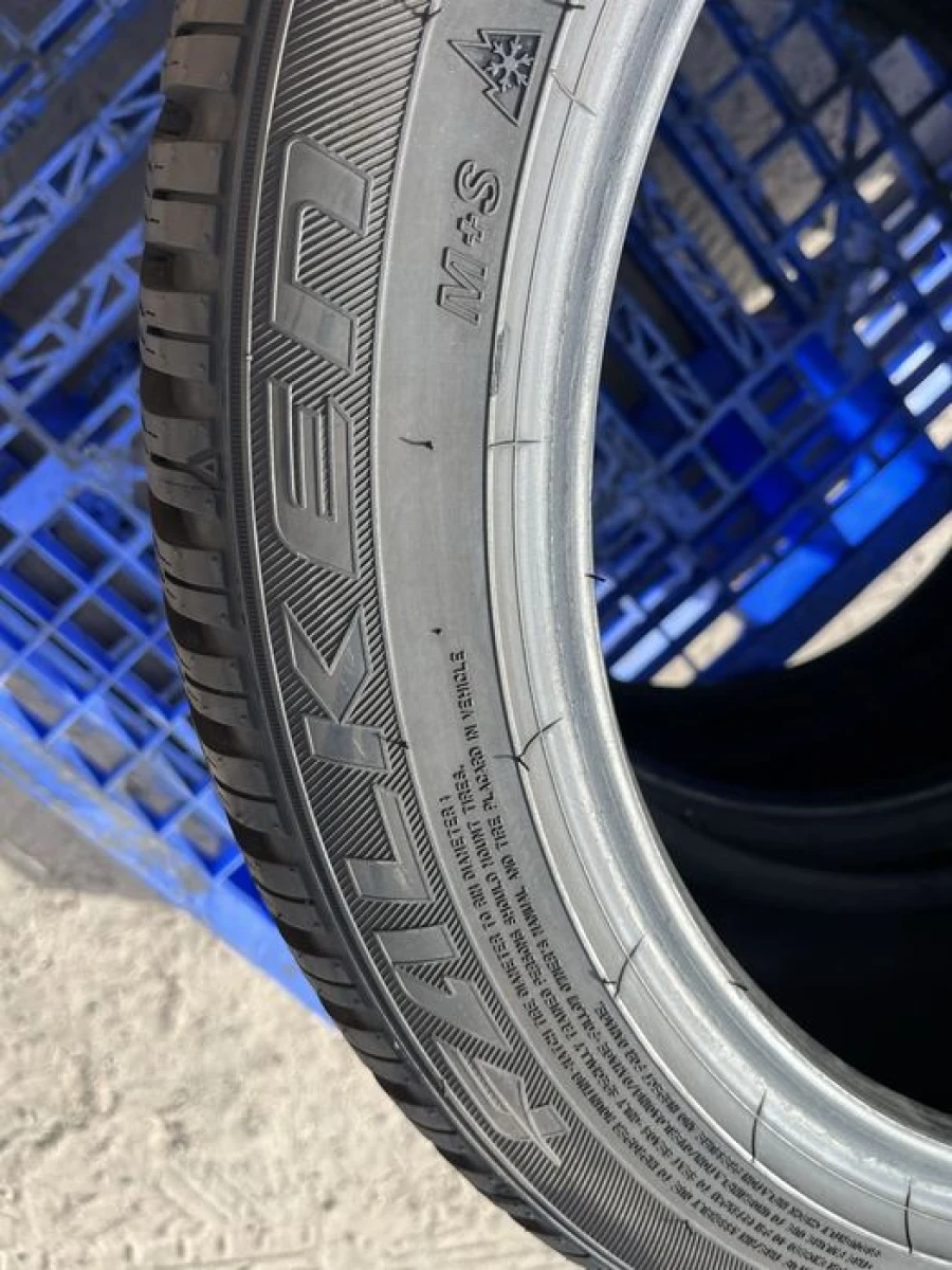 235/45 r18 Falken Eurowinter HS Резина зимняя 95%