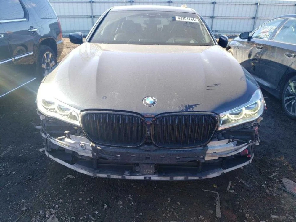 Bmw 750 Xi кузов