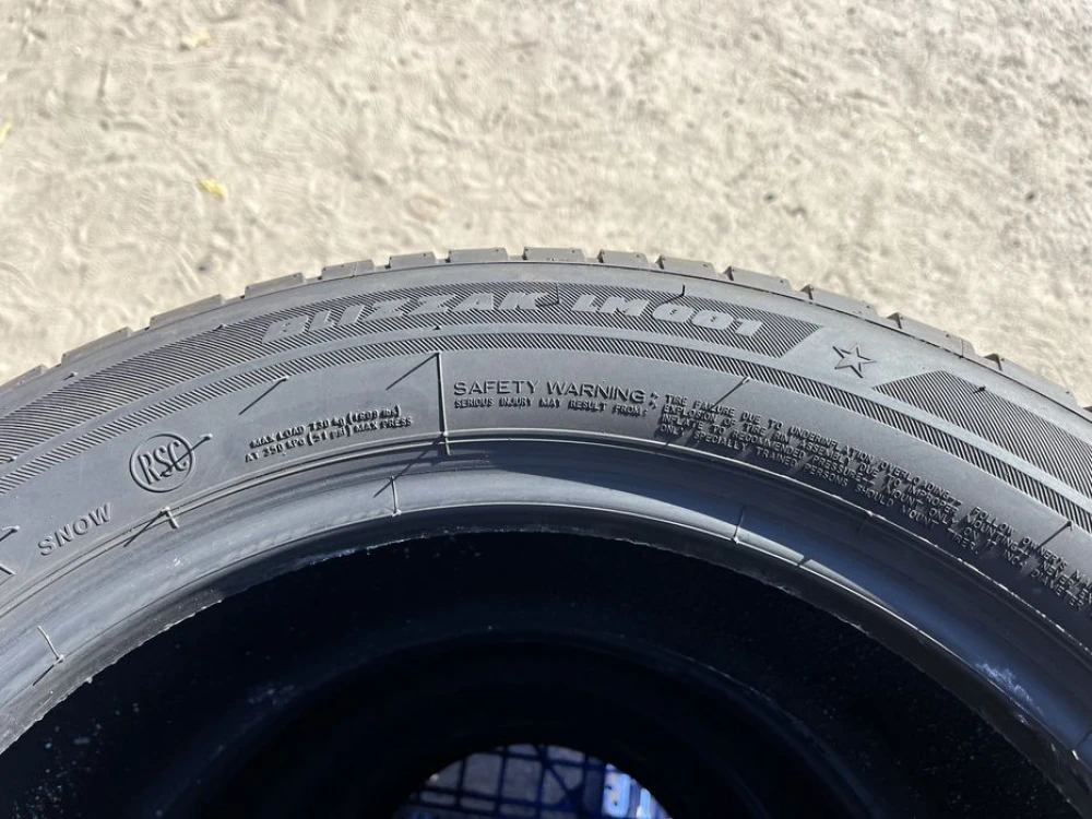 225/55 r17 Bridgestone Blizzak LM001 Резина зимняя