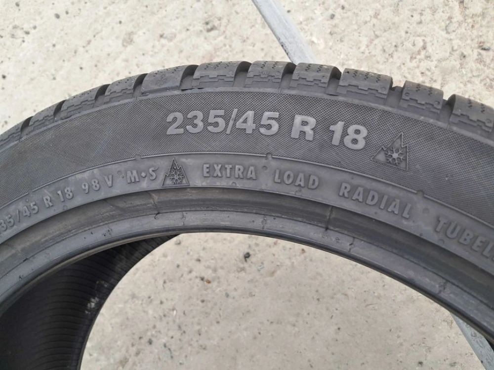 Резина зима 90% протектор Continental 235/45 R18 TS830P