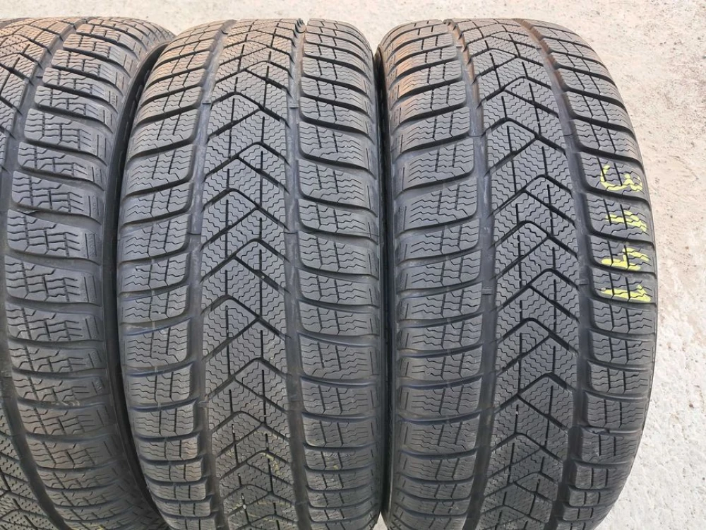 Резина зима 95% протектор Pirelli 225/45 R18 Sottozero 3 * Runflat BMW