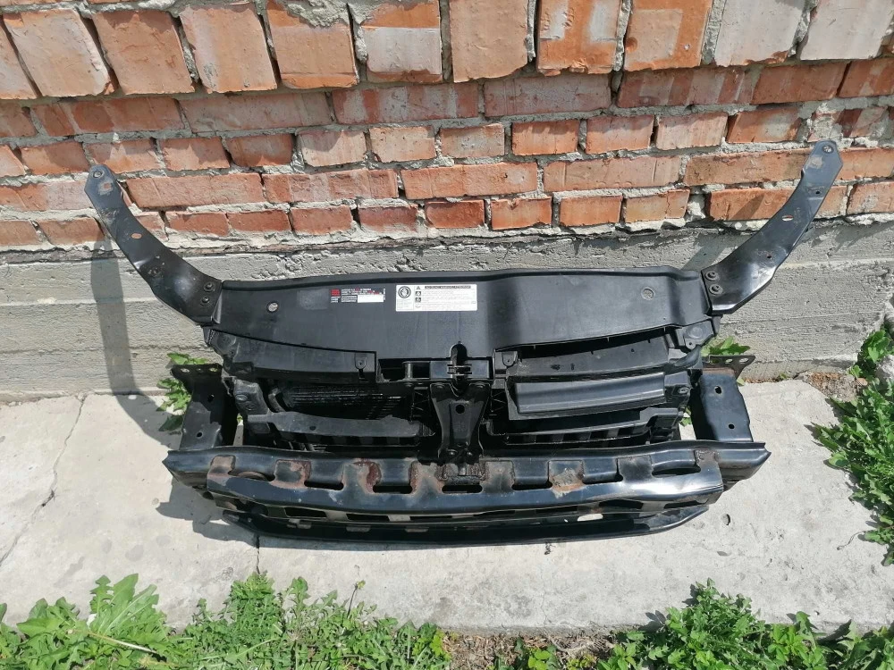 Телевізор Передняя панель Volkswagen Golf 6 Jetta В зборі
