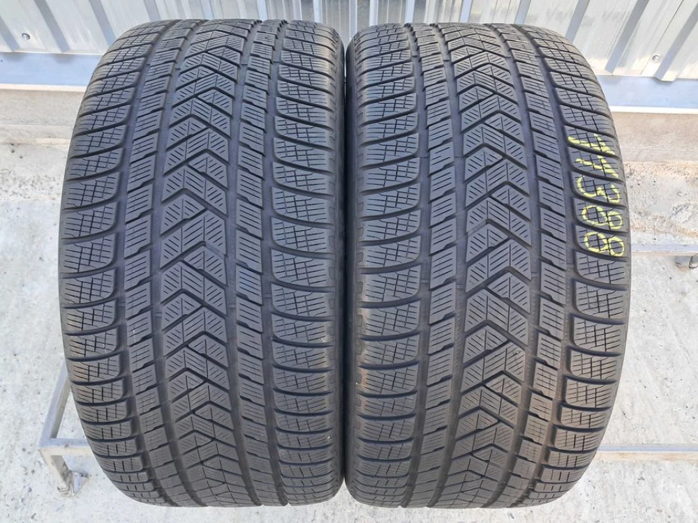 Резина зима 90% протектор Pirelli 325/35 R22 Scorpion Winter MO GLE