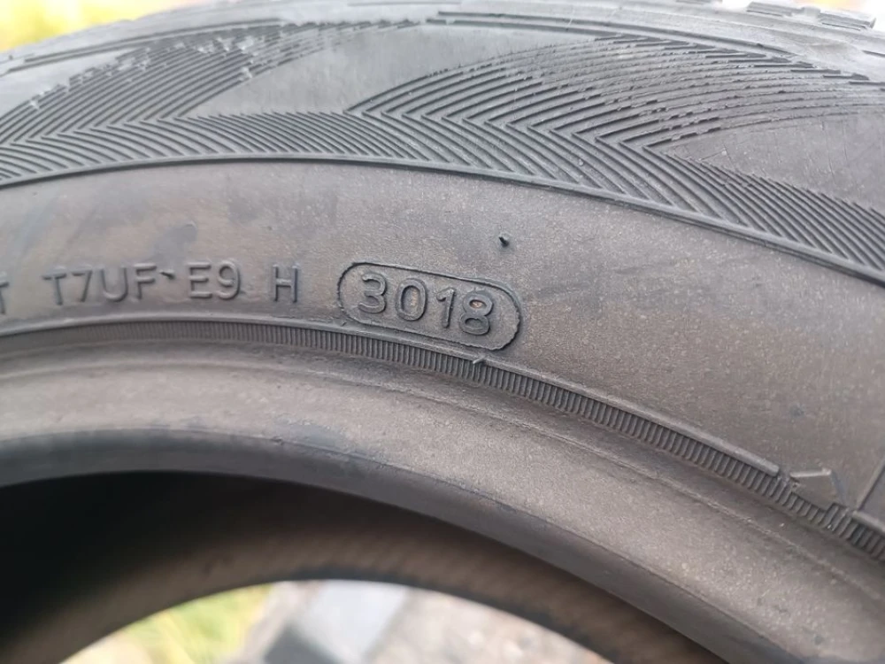 Зимові шини Hankook 215/65 R16C резина цешка Р16 С