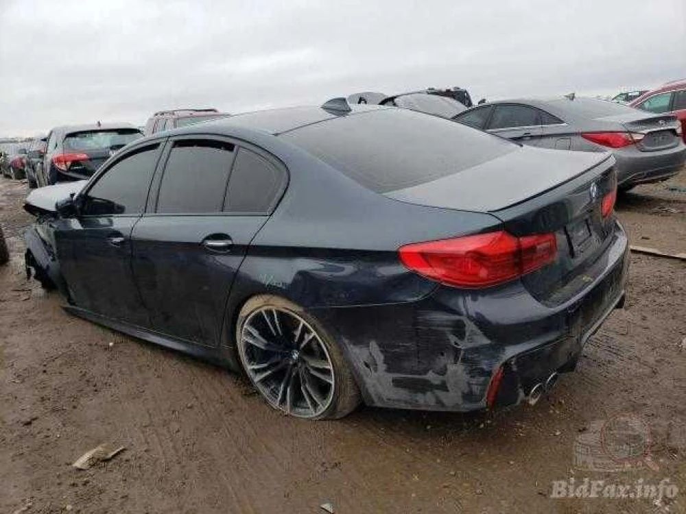 BMW M5 F90 запчастини