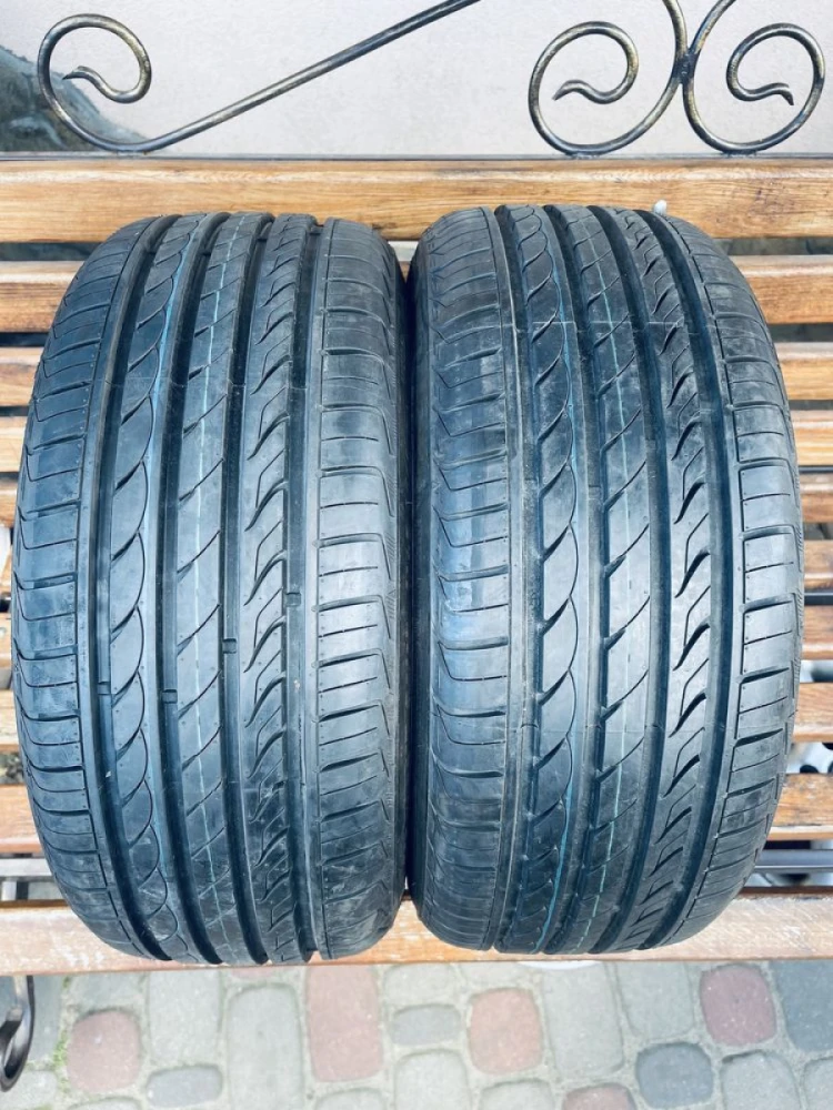 Пара 205/40 ZR17 Delinte