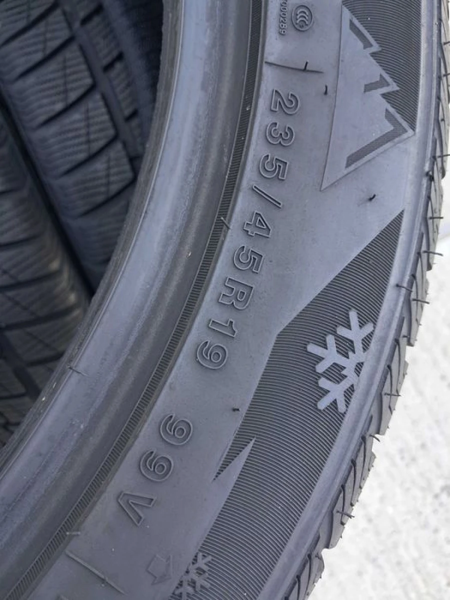 Резина зима 90% протектор Imperial 235/45 R19 Snowdragon UHP