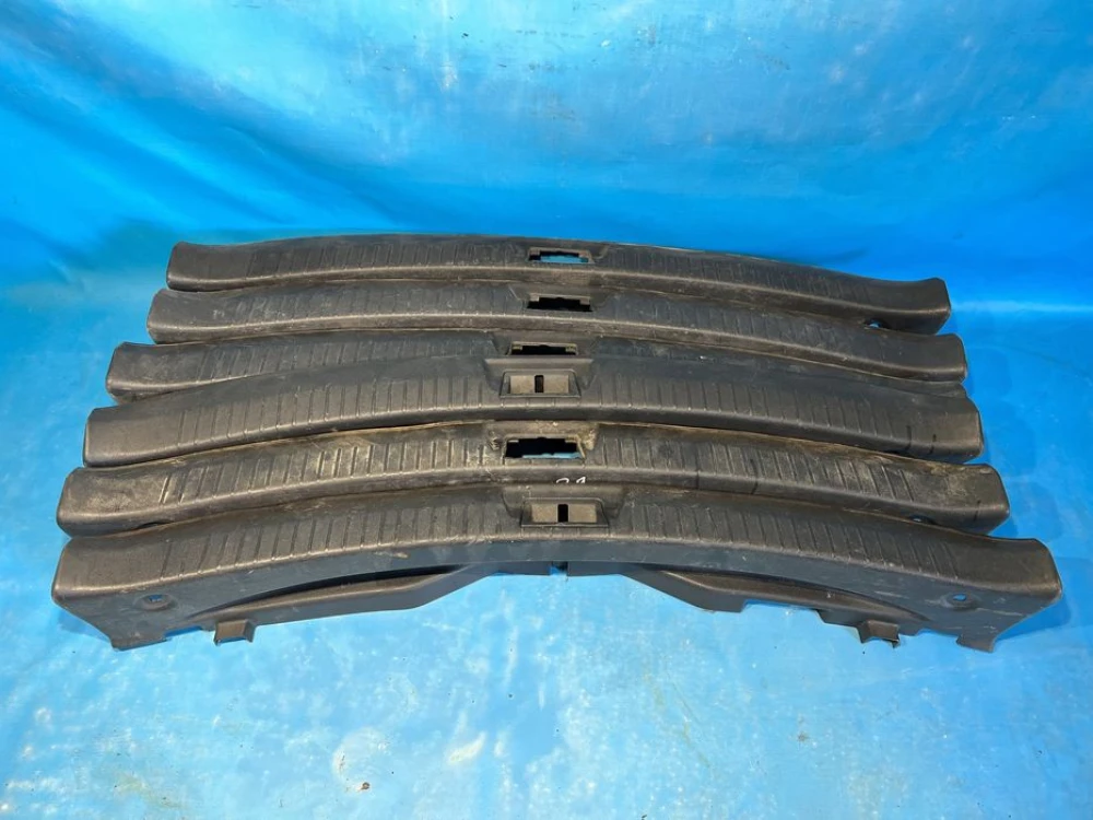 Пластик замка багажника Nissan Qashqai j10 Кашкай