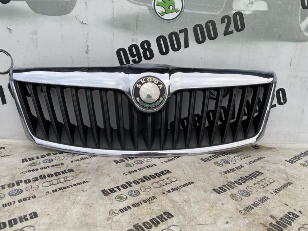 Решітка радіатора Skoda Oktavia A5 FL Шкода Октавія А5 фл