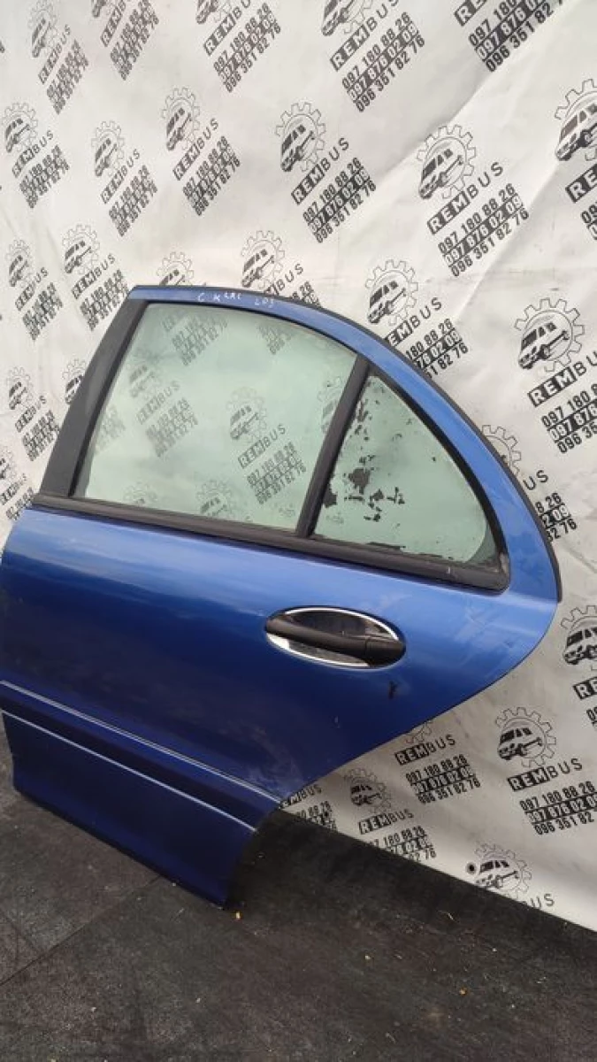 Дверка задня ліва MB C-class w203 в доброму стані