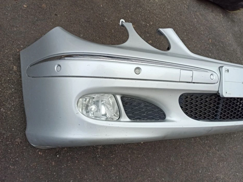 Бампер Mercedes Benz w211 e220 комплектний 2003р