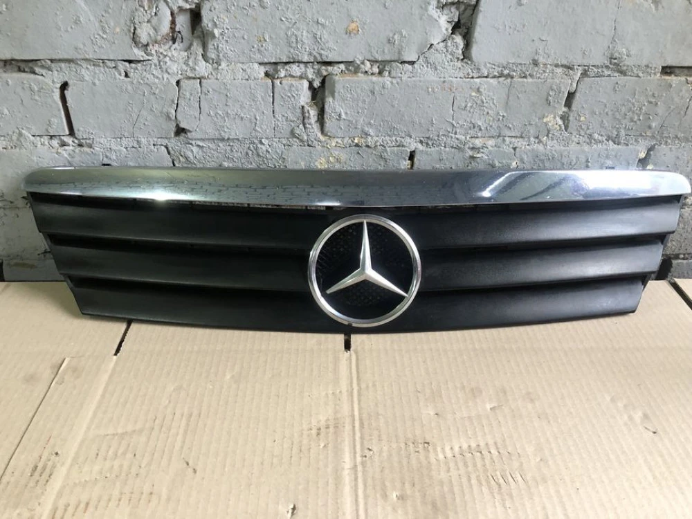 Решітка  Решотка Капота Mercedes W168 Aclas A140 A160 A170 Мрседес