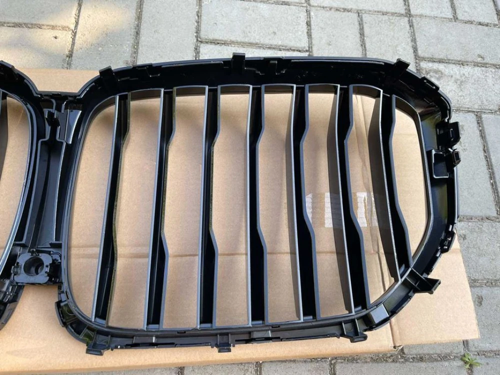 Решетки радиатора BMW X5 G05 ноздри тюнинг shadow line