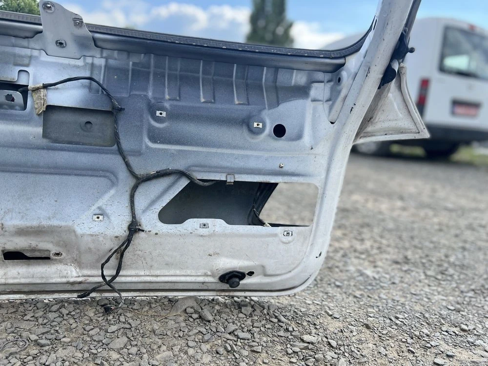 Ляда БМВ Е61 Універсал Кришка Багажника Кляпа Задня Дверька