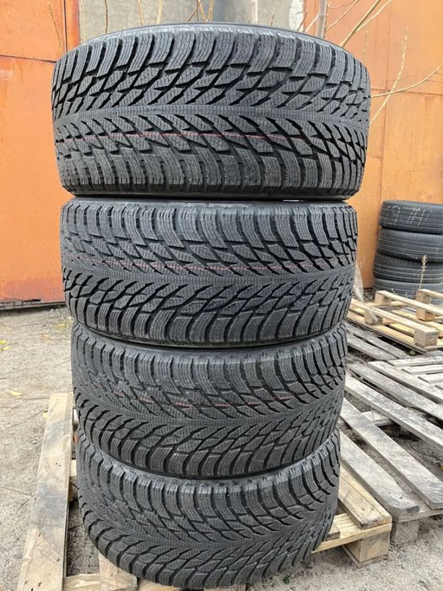 295/40 r21 Nokian Hakkapelliita R3 Резина зимняя НОВАЯ