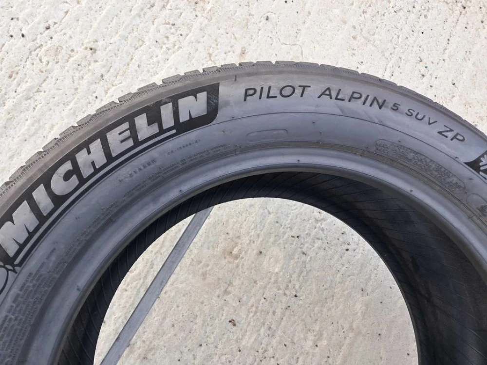 Резина зима 90% протектор Michelin 265/50 R19 PilotAlpin 5 SUV Runflat