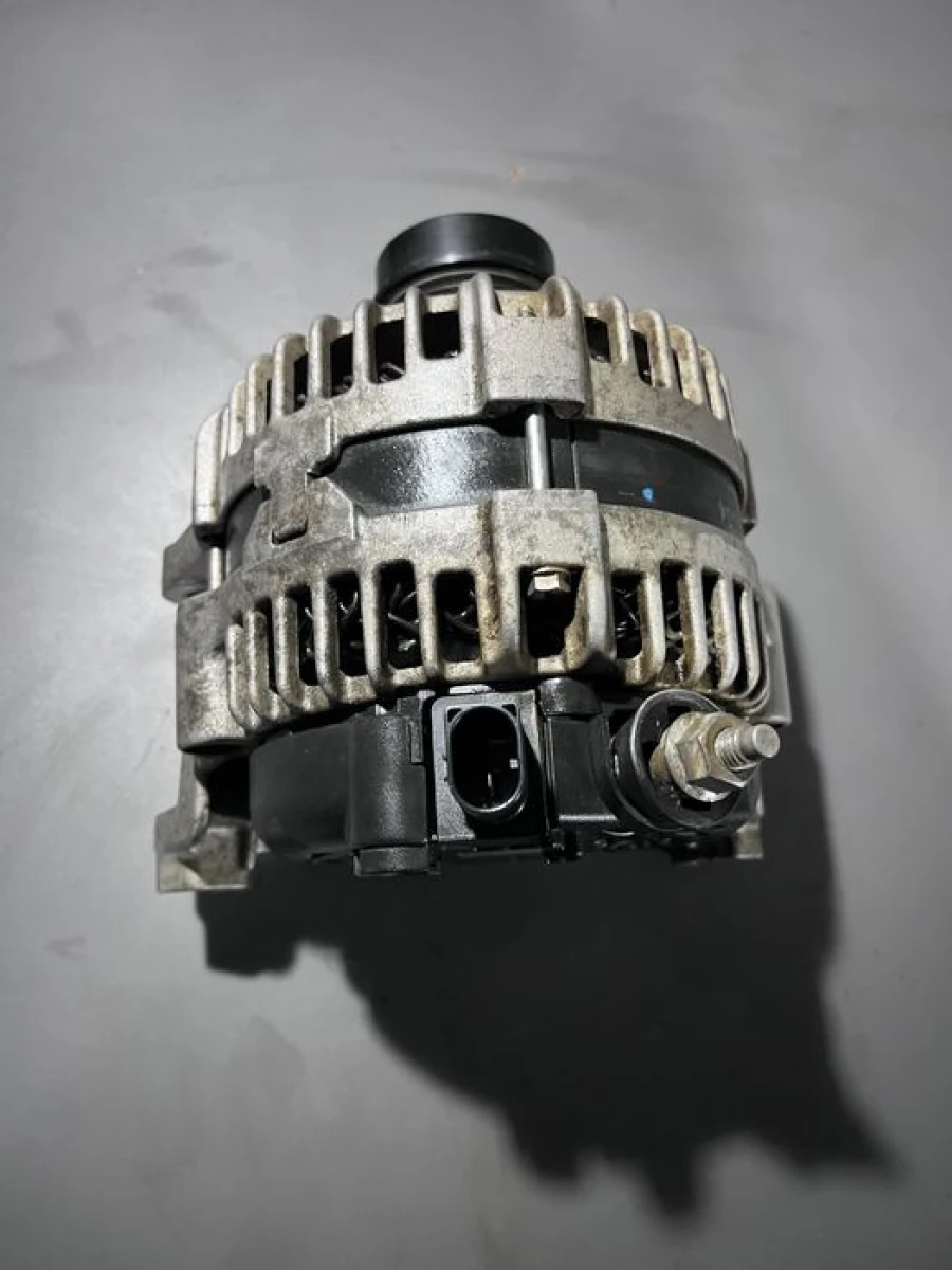 Генератор jeep cherokee kl 2.0 wrangler 56029745
