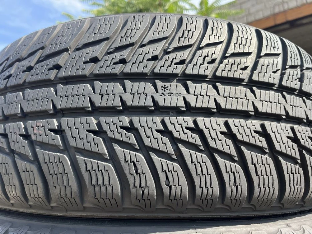 235/60 r17 Nokian WR SUV 3 Резина зимняя 95%