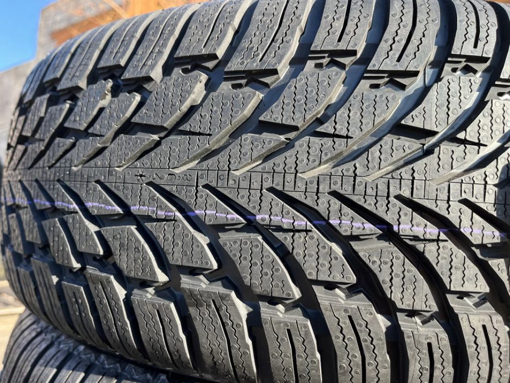235/55 r20 Nokian WR SUV4 НОВАЯ 22 год Резина зимняя