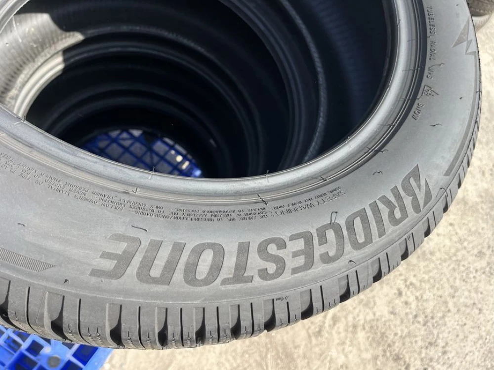 235/55 r18 Bridgestone Blizzak LM-005 Резина летняя 22 год