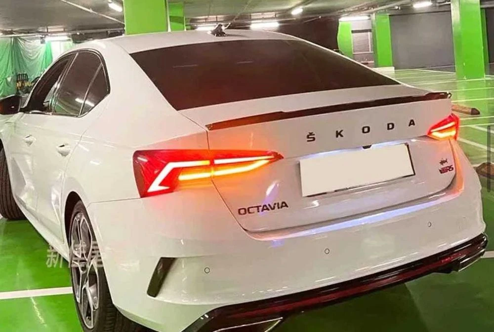 Спойлер Skoda Octavia A8 тюнинг обвес сабля на багажник (ABS/черная)