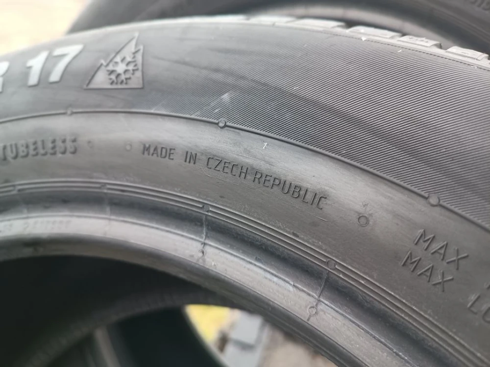 Зимові шини Continental 235/55 R17 резина Р17