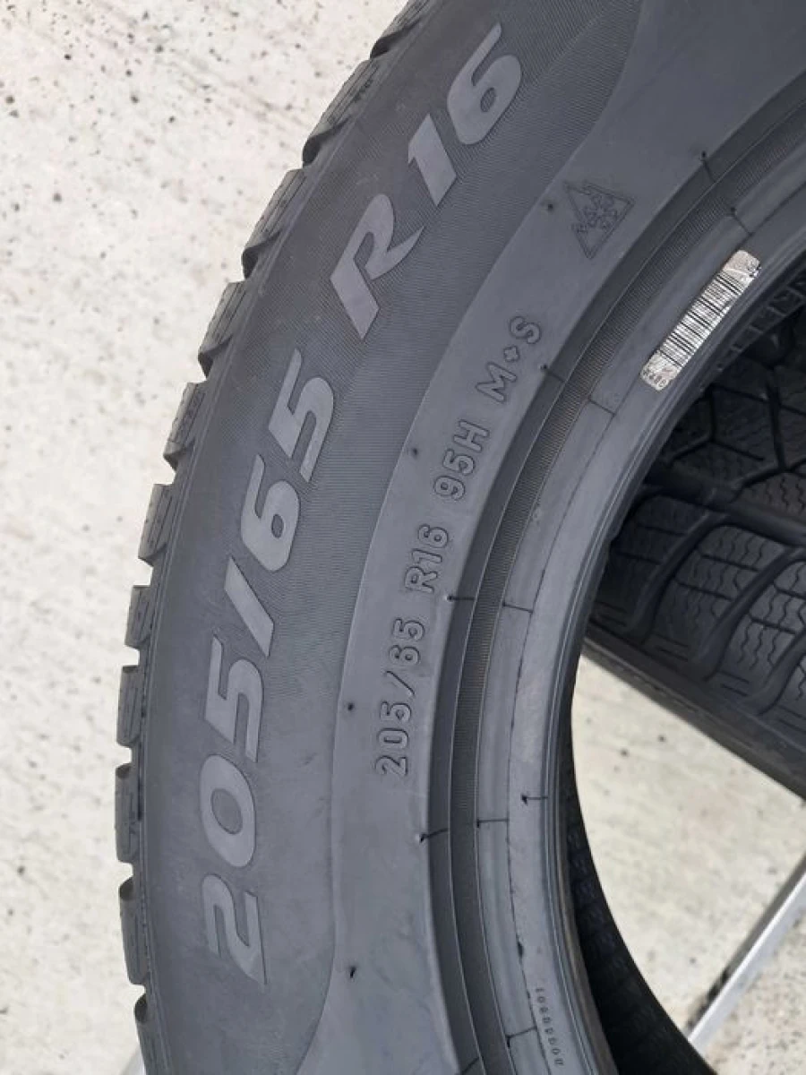 Резина зима НОВА Pirelli 205/65 R16 Sottozero 3 MO