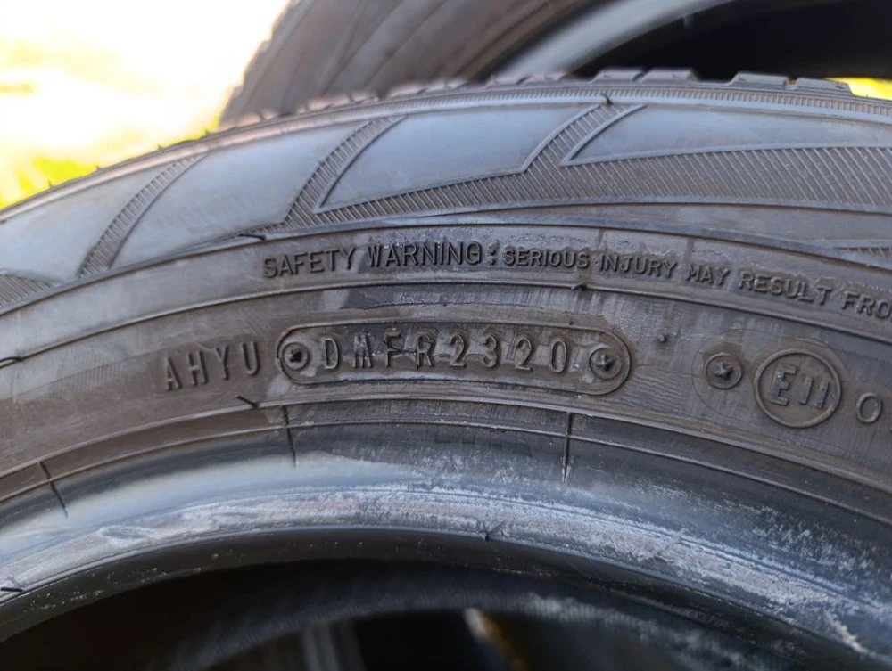 Практично нові зимові шини Falken 175/65 R15 резина Р15