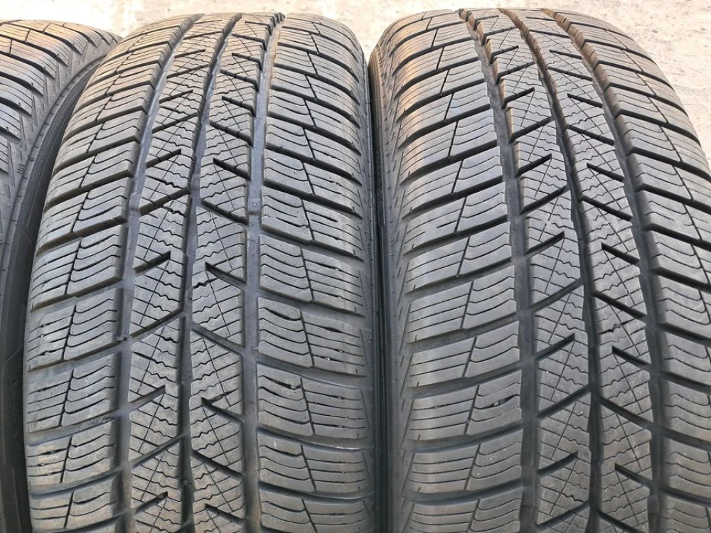 Резина зима 95%(8,4мм) протектор Barum 205/55 R16 Polaris 5