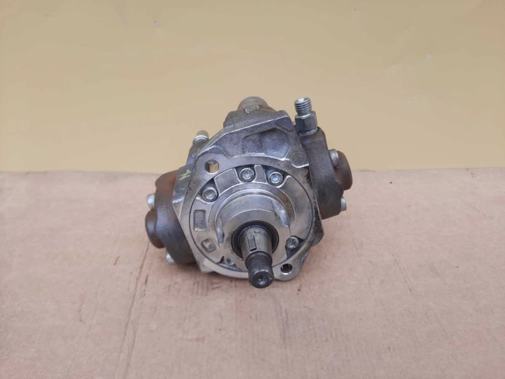 Топливный насос ТНВД 1.7 Opel Astra J Zafira B  55586499