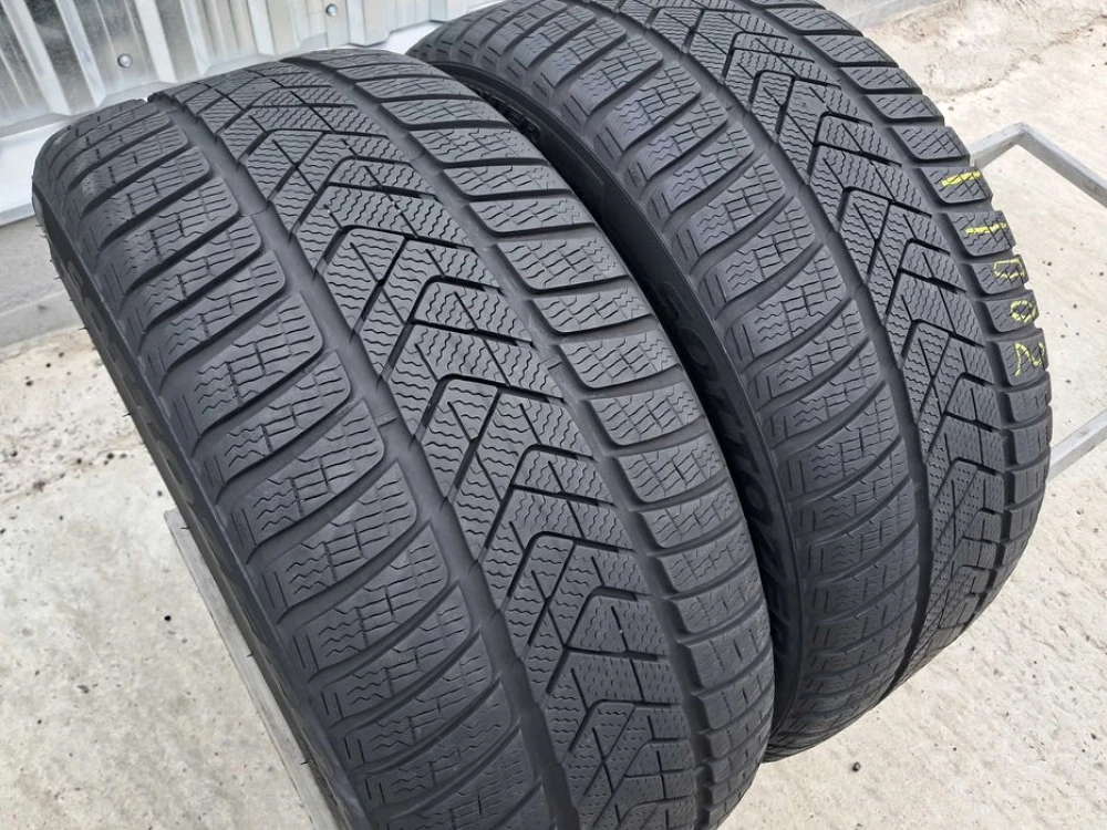 Резина зима 80% протектор Pirelli 275/40 R18 Sottozero 3 RFT