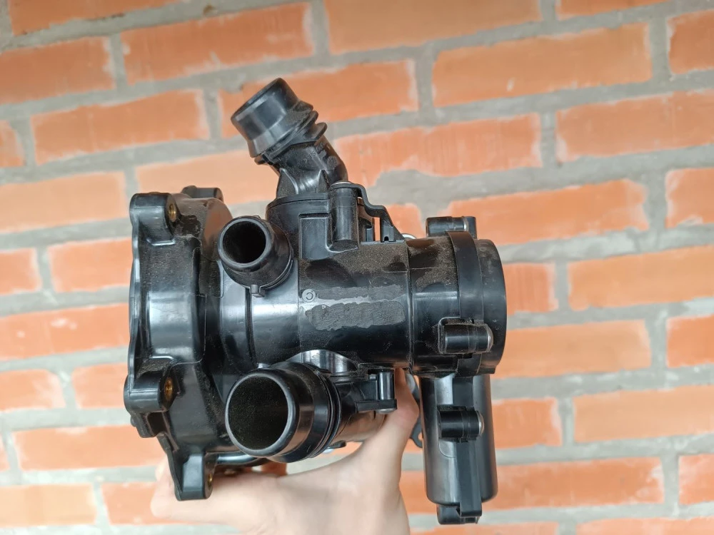 Термостат Audi Volkswagen 06l121111 06l121111g 06l121111h