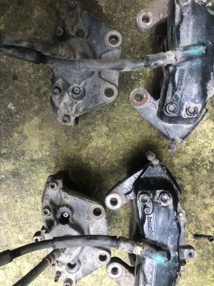 Гальмівний супорт Brembo Mercedes s 400 w 220