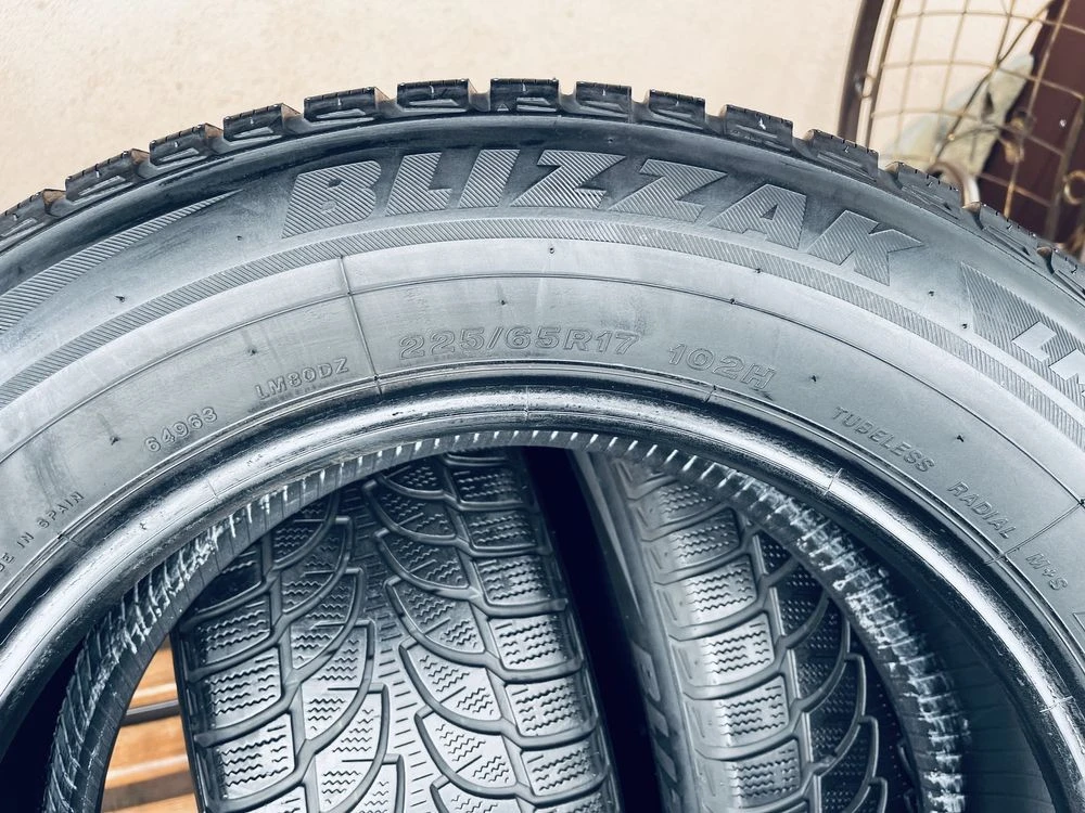 Шини 225/65 R17 Bridgestone